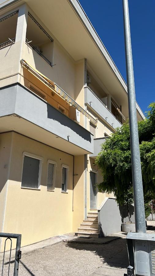 Appartamento Di Design A 30 Metri Dal Mare อัลบา อาดริอาติกา ภายนอก รูปภาพ